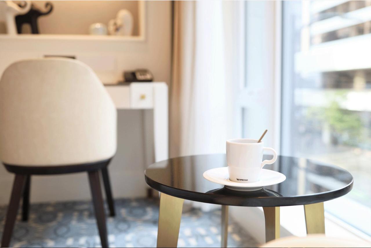 Azur Legacy Collection Hotel Vancouver Bagian luar foto