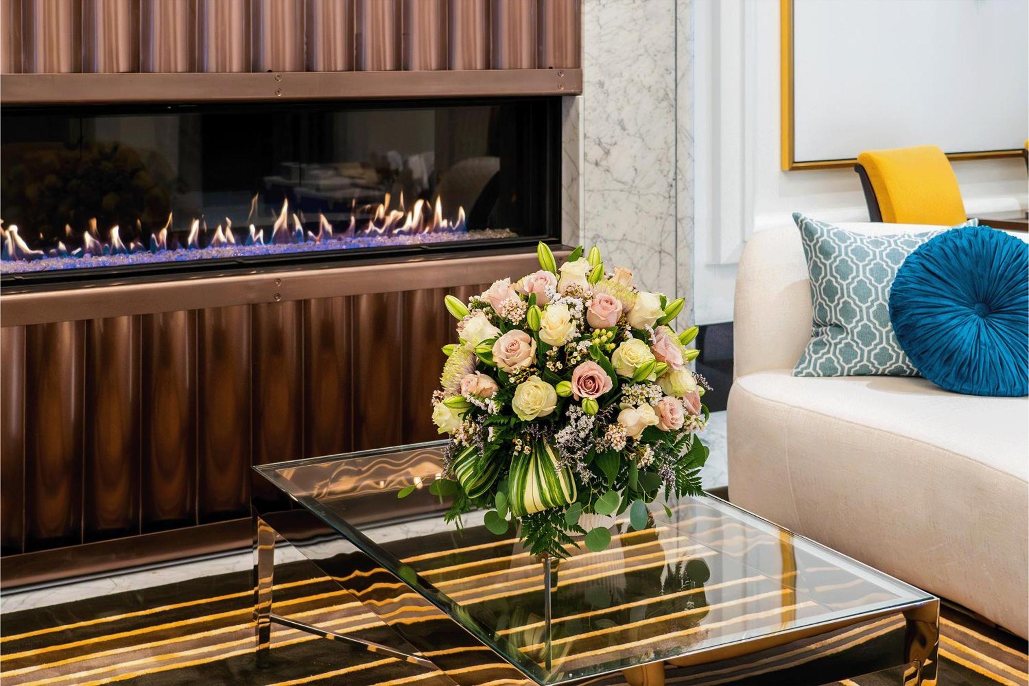 Azur Legacy Collection Hotel Vancouver Bagian luar foto