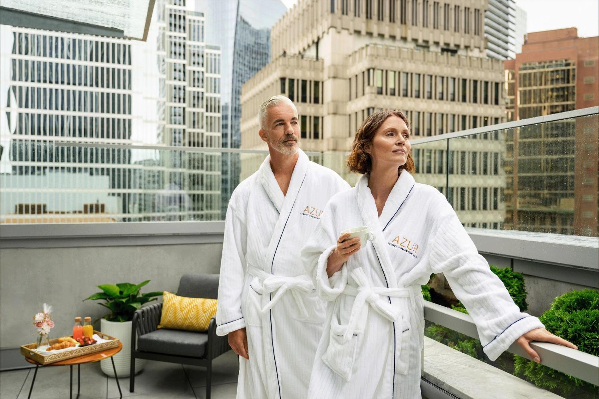 Azur Legacy Collection Hotel Vancouver Bagian luar foto