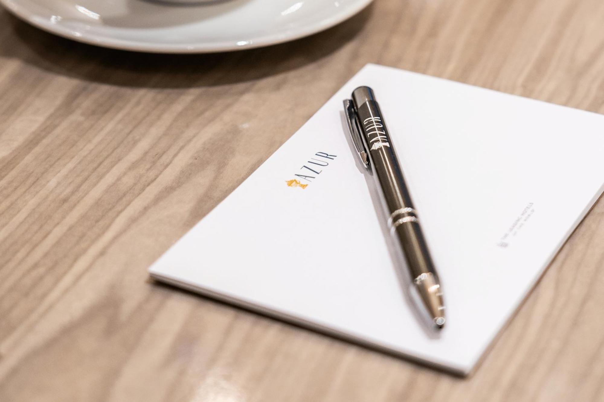 Azur Legacy Collection Hotel Vancouver Bagian luar foto