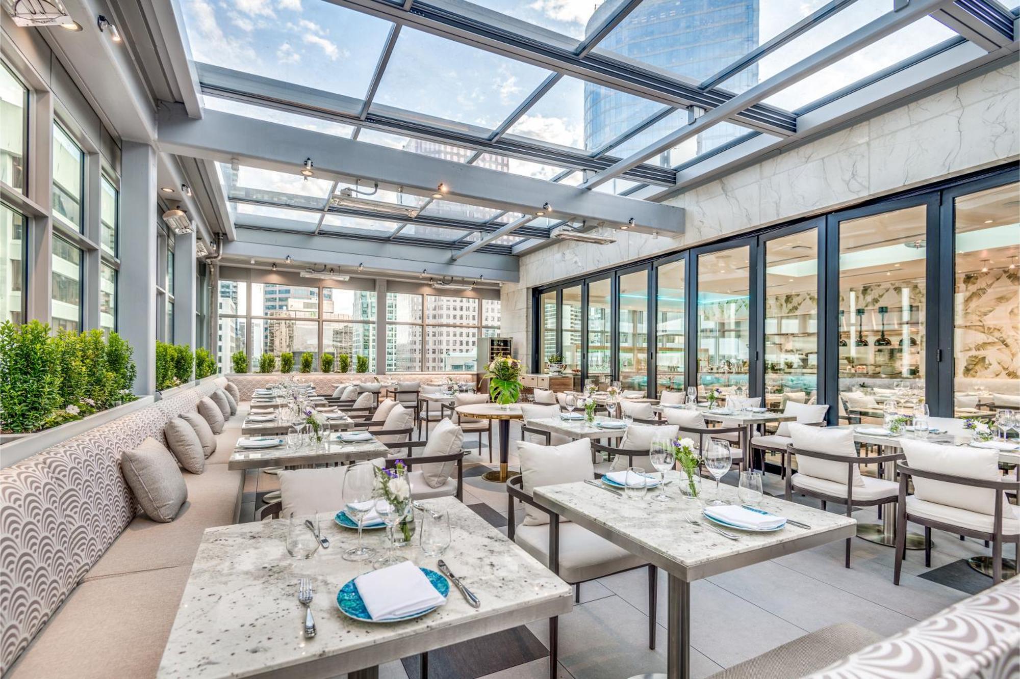 Azur Legacy Collection Hotel Vancouver Bagian luar foto