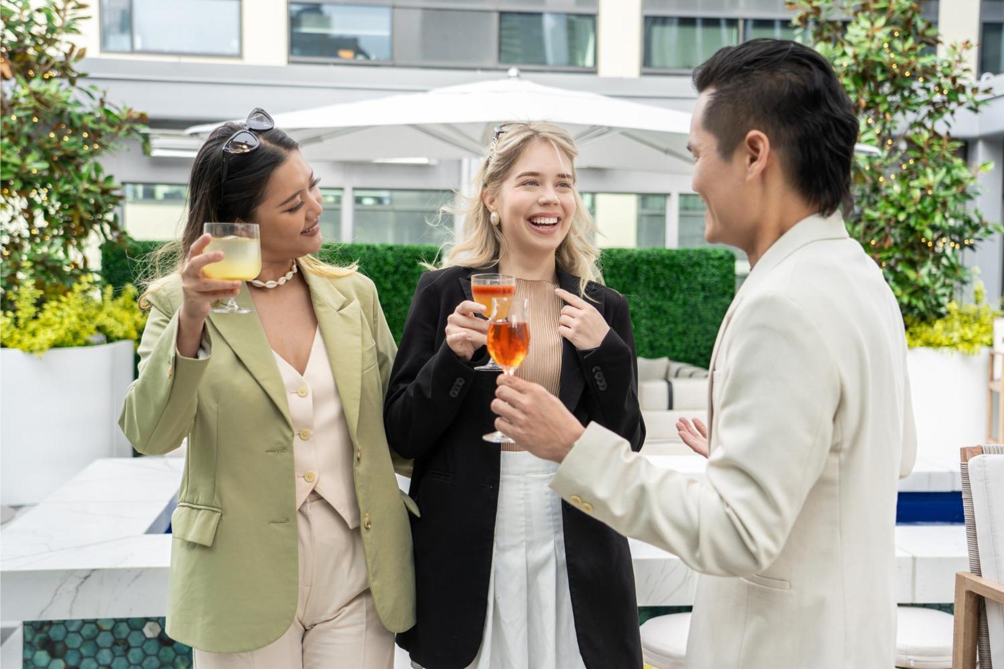 Azur Legacy Collection Hotel Vancouver Bagian luar foto